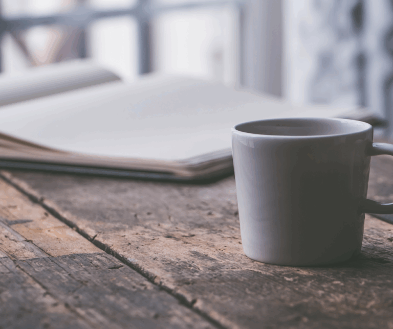 Kubek jako prezent – dlaczego to zawsze trafiony wybór?